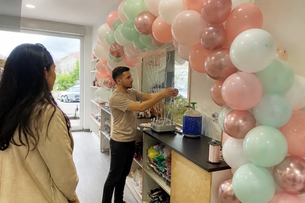 Photo de Contacter un magasin spécialisé pour un gonflage de ballons hélium en grande quantité à Conflans-Sainte-Honorine